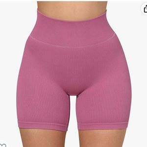 Pink ribbed biker shorts